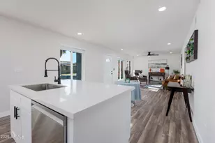 2936 W Michelle Dr, Phoenix, AZ 85053 - Photo 5