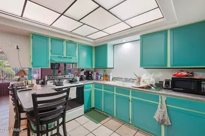 4702 E Alta Vista Road, Phoenix, AZ 85042 - Photo 7