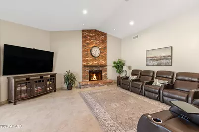 10424 N 82nd Street, Scottsdale, AZ 85258 - Photo 9