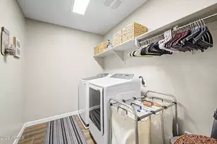 9350 W Medlock Dr, Glendale, AZ 85305 - Photo 25