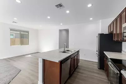 7639 W Riverside Avenue, Phoenix, AZ 85043 - Photo 11