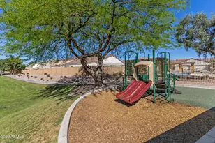 7042 W Mercer Ln, Peoria, AZ 85345 - Photo 17