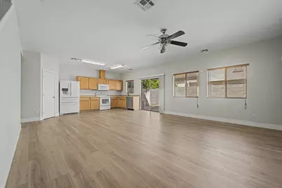 7042 W Mercer Lane, Peoria, AZ 85345 - Photo 7