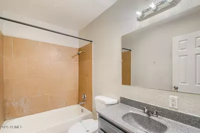 2930 N 80th Lane, Phoenix, AZ 85033 - Photo 9