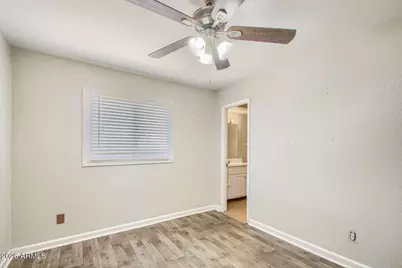2930 N 80th Lane, Phoenix, AZ 85033 - Photo 7