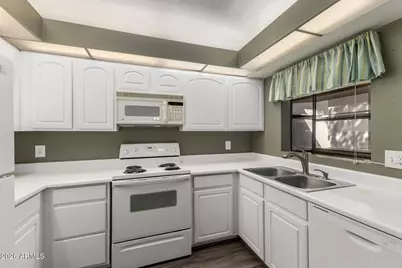 5035 N 10th Place #107, Phoenix, AZ 85014 - Photo 3