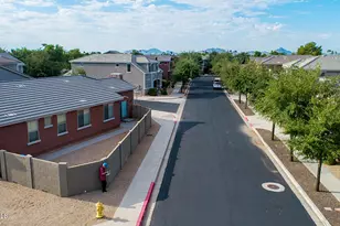 4356 E Sack Dr, Phoenix, AZ 85050 - Photo 25