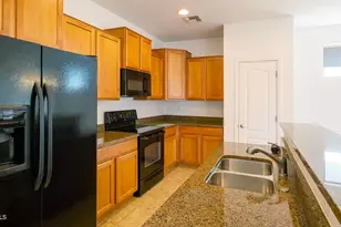 4356 E Sack Dr, Phoenix, AZ 85050 - Photo 7