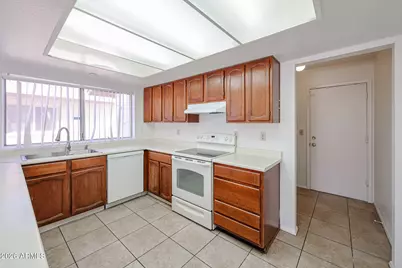 15608 N 29th Avenue, Phoenix, AZ 85053 - Photo 17