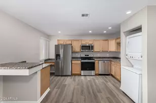 12440 N 20th St, Phoenix, AZ 85022 - Photo 9