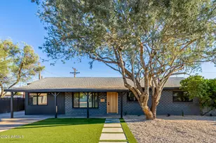 7539 E Palm Ln, Scottsdale, AZ 85257 - Photo 11