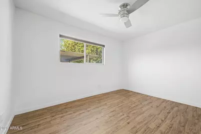 5525 E Thomas Road #Q4, Phoenix, AZ 85018 - Photo 17