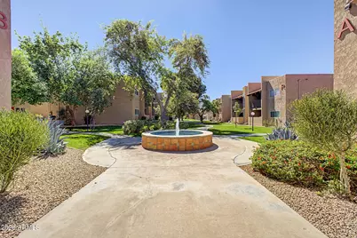 5525 E Thomas Road #Q4, Phoenix, AZ 85018 - Photo 23