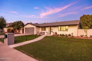 3023 N 49th St, Phoenix, AZ 85018 - Photo 1