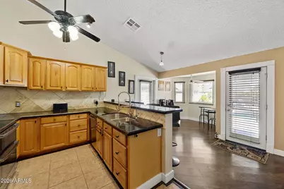 7957 W Dreyfus Drive, Peoria, AZ 85381 - Photo 19