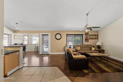 7957 W Dreyfus Drive, Peoria, AZ 85381 - Photo 13