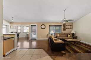 7957 W Dreyfus Dr, Peoria, AZ 85381 - Photo 13