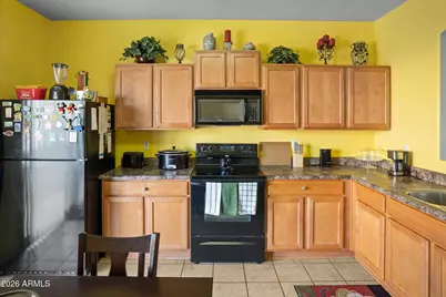 904 W Saint Charles Avenue, Phoenix, AZ 85041 - Photo 15