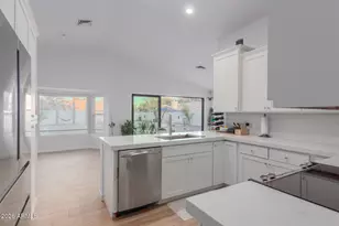 4039 E Morrow Dr, Phoenix, AZ 85050 - Photo 7