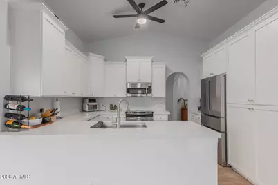 4039 E Morrow Drive, Phoenix, AZ 85050 - Photo 9