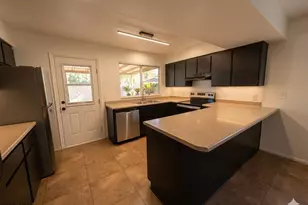 7232 W Hatcher Rd, Peoria, AZ 85345 - Photo 3