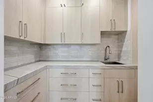 8429 E Del Camino Dr, Scottsdale, AZ 85258 - Photo 15