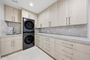 8429 E Del Camino Dr, Scottsdale, AZ 85258 - Photo 17