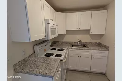 1631 E Yale Street #Apt 5, Phoenix, AZ 85006 - Photo 1