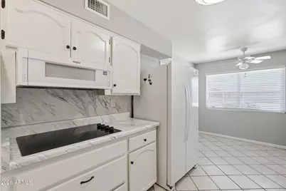 10734 W Saratoga Circle, Sun City, AZ 85351 - Photo 13