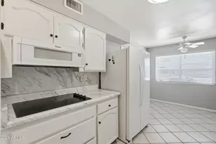 10734 W Saratoga Cir, Sun City, AZ 85351 - Photo 13