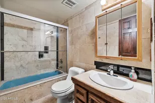 14 E Orangewood Ave, Phoenix, AZ 85020 - Photo 17