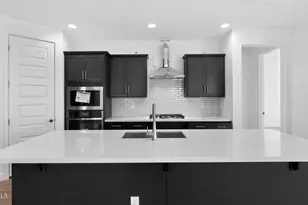 17065 W Hope Dr, Surprise, AZ 85388 - Photo 7