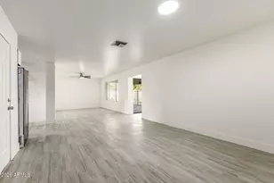 8103 N 56th Ave, Glendale, AZ 85302 - Photo 5