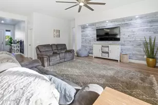 26022 N 44th Dr, Phoenix, AZ 85083 - Photo 19