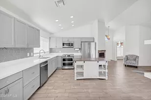 3945 E Salinas St, Phoenix, AZ 85044 - Photo 11