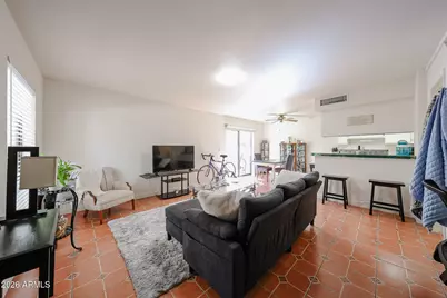 10410 N 7th Place #2, Phoenix, AZ 85020 - Photo 7
