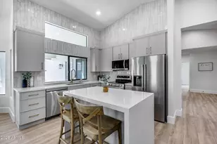 9811 E Sutton Dr, Scottsdale, AZ 85260 - Photo 15