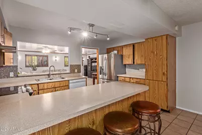 7411 W Vogel Avenue, Peoria, AZ 85345 - Photo 3