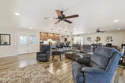 18410 N 104th Avenue N, Sun City, AZ 85373 - Photo 15