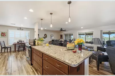 18410 N 104th Avenue N, Sun City, AZ 85373 - Photo 17