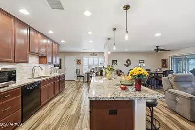 18410 N 104th Avenue N, Sun City, AZ 85373 - Photo 21