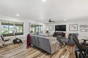 18410 N 104th Ave N, Sun City, AZ 85373 - Photo 17