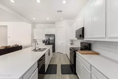 23929 N 166th Lane, Surprise, AZ 85387 - Photo 9