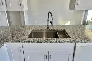 1302 W Halstead Dr, Phoenix, AZ 85023 - Photo 7