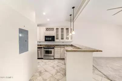 10847 N Fairway Court E #10847, Sun City, AZ 85351 - Photo 9