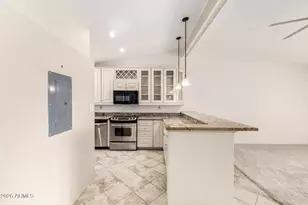 10847 N Fairway Ct E, Sun City, AZ 85351 - Photo 9