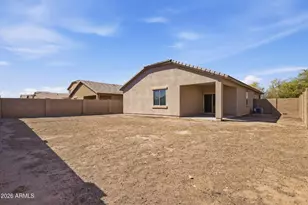 24571 W Sheraton Ln, Buckeye, AZ 85326 - Photo 33