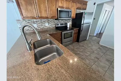 10960 N 67th Avenue #33, Glendale, AZ 85304 - Photo 3