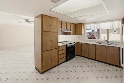 13618 N 21st Drive, Phoenix, AZ 85029 - Photo 7