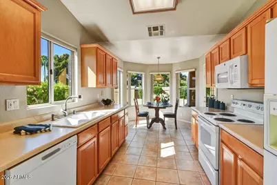 19418 N 84th Avenue, Peoria, AZ 85382 - Photo 5